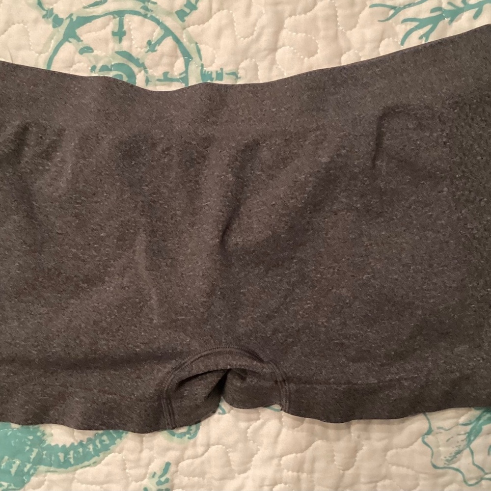 Merona, gray trunks, stretchy material , medium - Picture 4 of 4